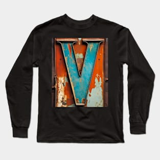 Rusty Letter V Antique Monogram Letter V Initial Alphabet Long Sleeve T-Shirt